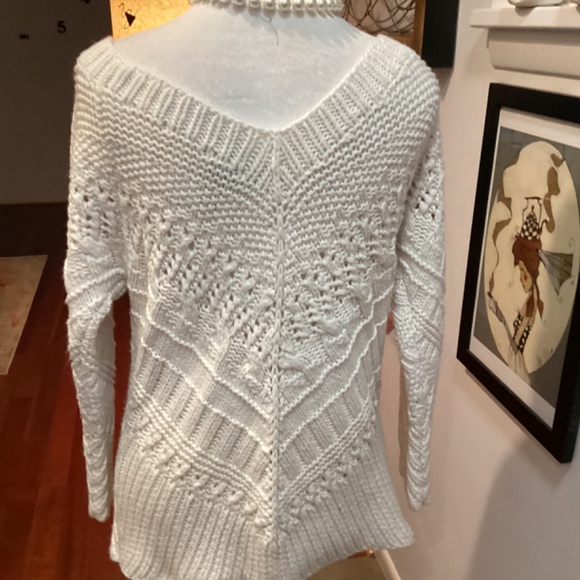 LIMITED HAND KNIT SWEATER 100 acrylic. Ivory color XL - Picture 5 of 6